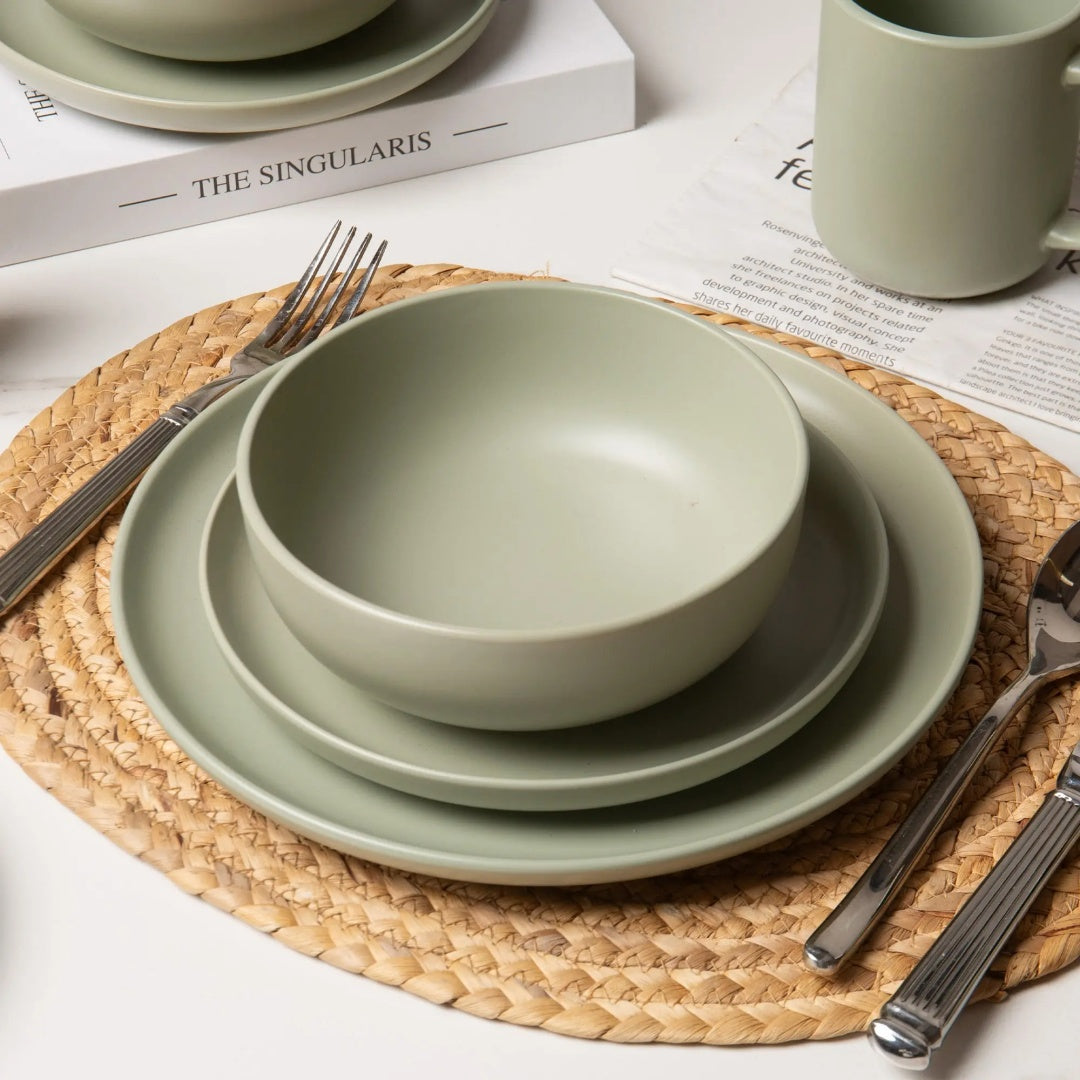 12-Piece Stoneware Dinner Plates Bowls Sets Microwave Dishwasher Safe Non-Toxic Dinner Plates Bowls Set Stackable Matte Glaze Kitchenware For 4